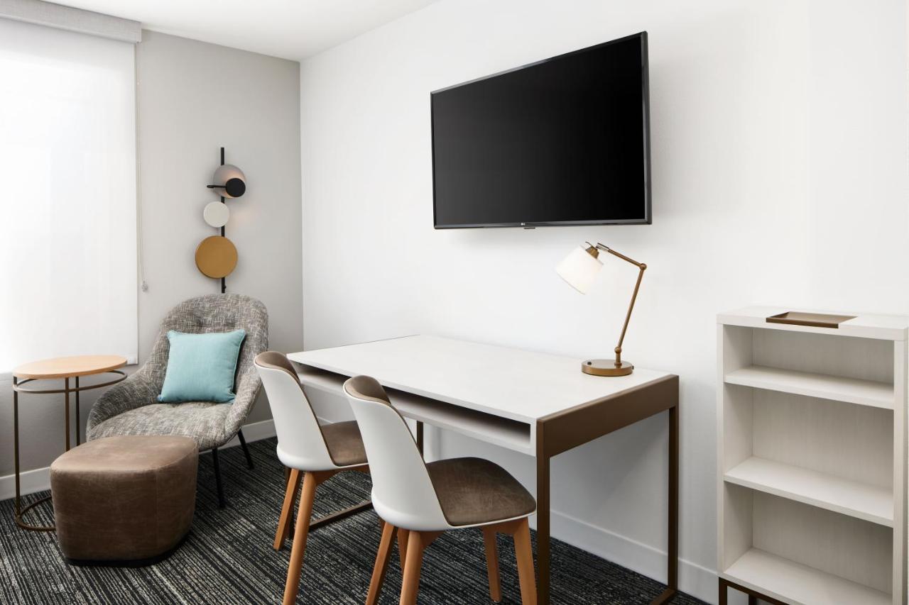 Towneplace Suites By Marriott Tampa Casino Area Orient Park Exteriér fotografie