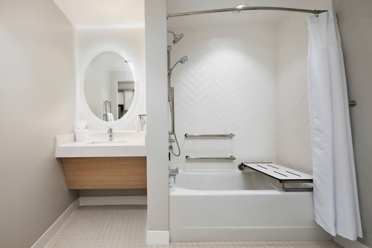 Towneplace Suites By Marriott Tampa Casino Area Orient Park Exteriér fotografie