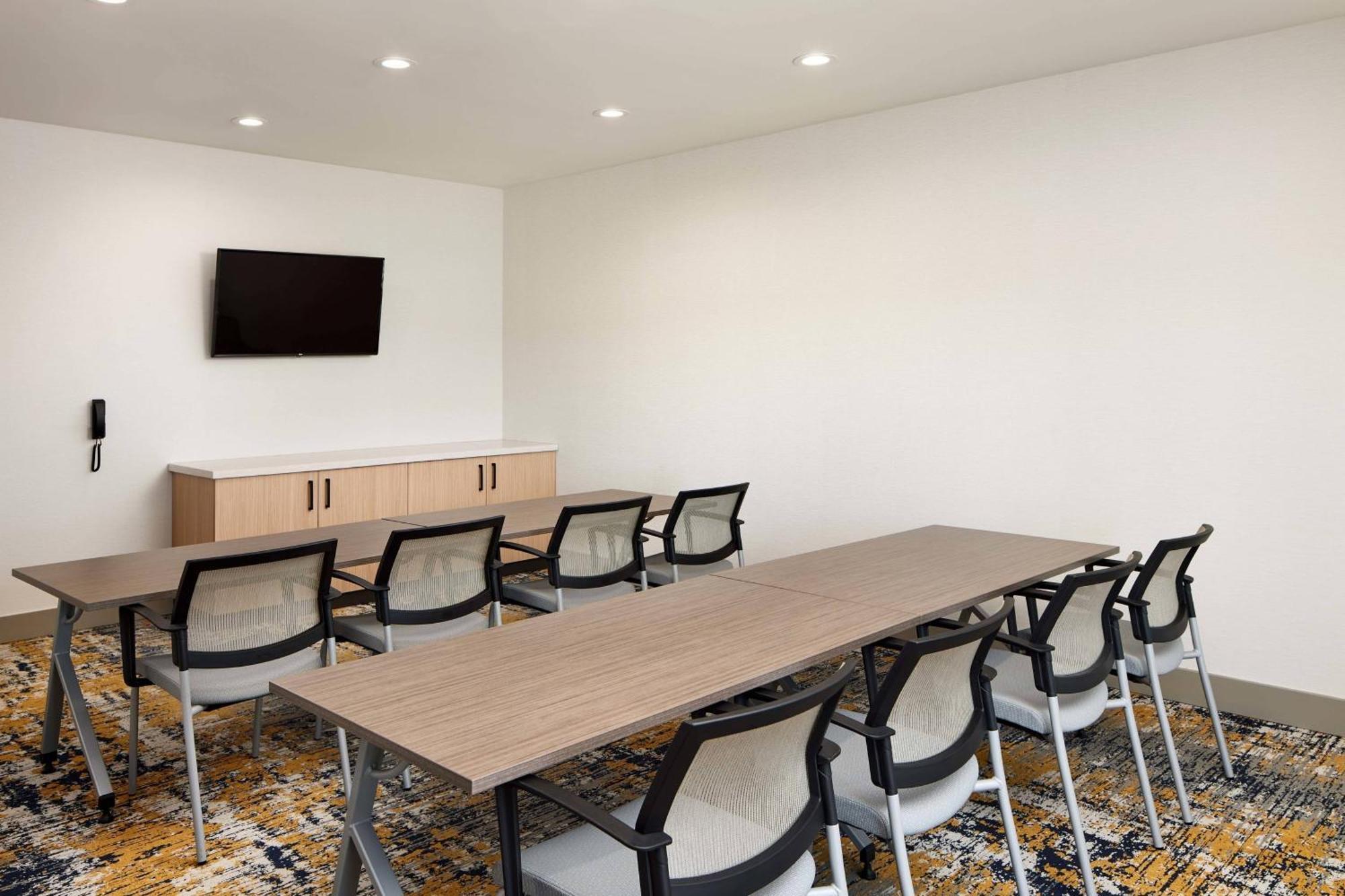 Towneplace Suites By Marriott Tampa Casino Area Orient Park Exteriér fotografie
